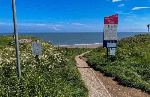 Cayton Bay Villa | Amazing Luxury Sea Front Villa With Hottub