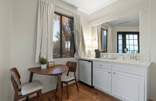 Mirabel Village House | Amazing Oasis w/Stunning Views & Private Hot Tub in Scottsdale, AZ!