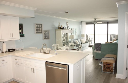 Wilmington Beach Condo | Amazing Ocean View Condo - Updated furnishings throughout!