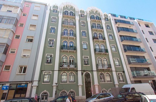 Santo Condestavel Apartment | Amazing Parada by Homing