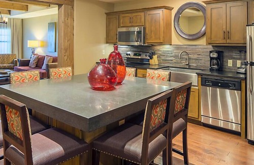 Big Cedars Resort | Amazing Paradise Point Resort in Hollister!