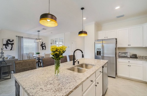 Gran Paradiso House | Amazing Paradiso Villa in Venice! This place screams VACATION and RELAX!