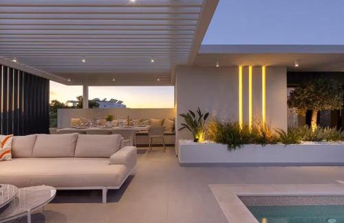 Voula House | Amazing private rooftop terrace!
