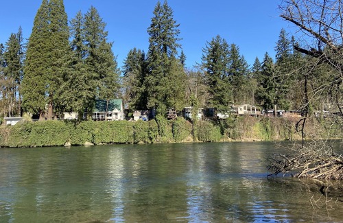 Canemah House | Amazing river location