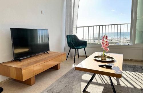 Kiryat Yam Apartment | Amazing sea view