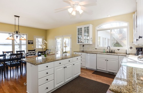 Shell Knob House | Amazing Secluded and Private 4500 sf 5 BR 4 BA lake Cove