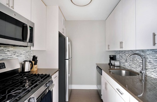 Upper East Side Apartment | Amazing UES Luxury 2 Bed w/Gym, Pool,Laundry #6161