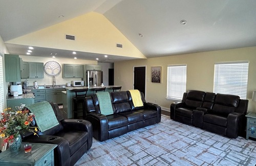 Perryville House | Amazing View of Harris Brake Lake in Perryville