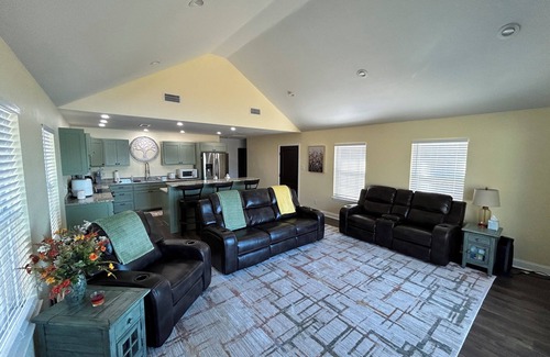 Perryville House | Amazing View of Harris Brake Lake in Perryville