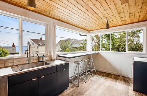 Rollingbay House | Amazing waterfront home with 360-degree views, chef’s kitchen, game room, patio