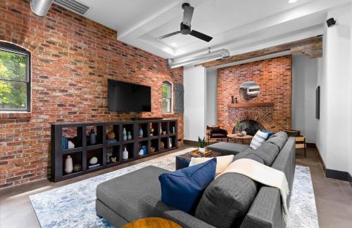 Sherrills Ford House | Ambassador Ridge