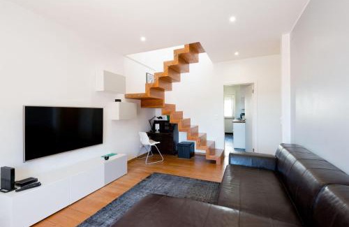 Linda-a-Velha Apartment | Ambassador River View Suites