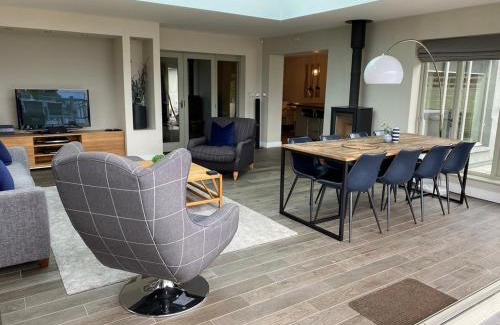 Saundersfoot House | Amber Cottage - Luxury Cottage, Hot Tub, Sea Views and Log Burner