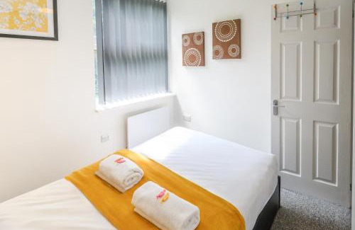 Moseley Apartment | AMBER Delightful Suite Moseley Mews, Birmingham By StayStaycations