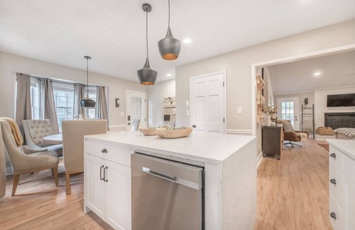 Jonesboro House | Amber Leaf Two · Eight 11 Homes Stylish & Spacious Home Near ATL