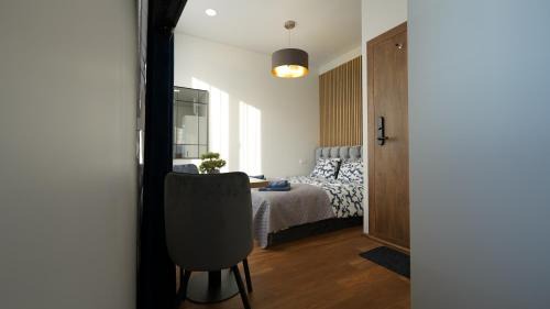 Old Town Apartment | Amber Light Self-Check-In Apartments