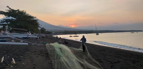 Purwakerti House | Amed Sari Beach Guesthouse