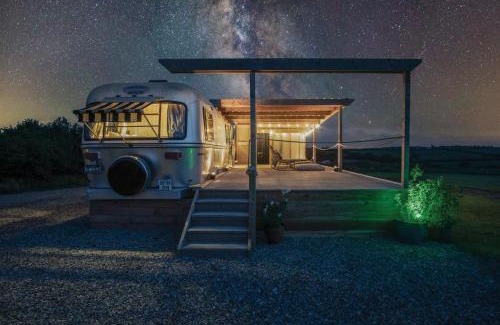 Tiers Cross Apartment | American Airstream - Blossom Farm - Tiers Cross