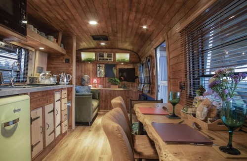 Tiers Cross Apartment | American Airstream - Blossom Farm - Tiers Cross