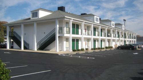 Lenoir Hotel | American Motel - Lenoir