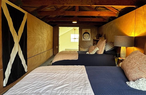 Matakana House | American Style Barn located in the popular Matakana area.