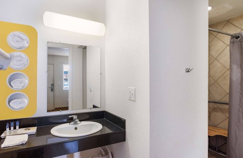 Bowling Green Hotel | Americas Best Value Inn Bowling Green