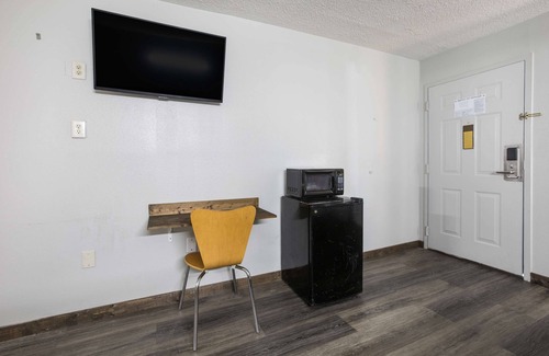 Stockbridge Hotel | Americas Best Value Inn Stockbridge