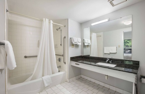 Stockbridge Hotel | Americas Best Value Inn Stockbridge