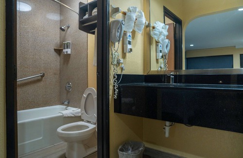 Biggar Hotel | Americas Best Value Inn Ft. Myers