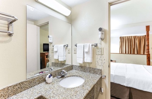 El Centro Hotel | Americas Best Value Inn & Suites El Centro