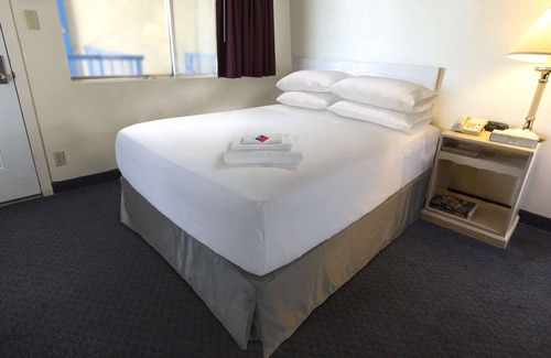 Elm Creek Hotel | Americas Best Value Inn Elm Creek