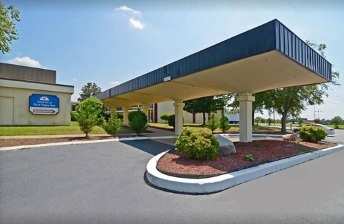 Wilson Apartment | Americas Best Value Inn Wilson UNIT 11 2 BEDS GROUND FLOOR
