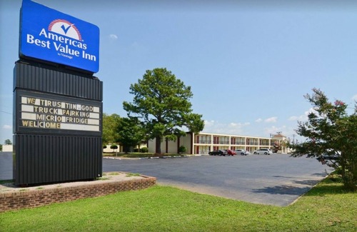 Wilson Apartment | Americas Best Value Inn Wilson UNIT 11 2 BEDS GROUND FLOOR