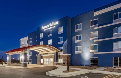 International Falls Hotel | AmericInn by Wyndham International Falls