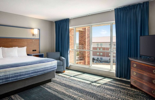 Branson Theater District Hotel | AmericInn by Wyndham Branson & Conference Center