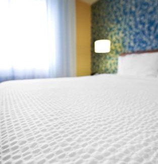 Duluth Hotel | AmericInn by Wyndham Duluth