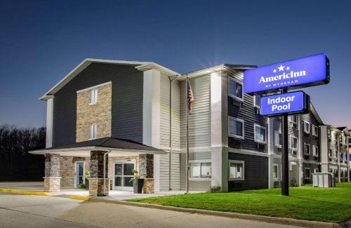Quincy Hotel | AmericInn by Wyndham Quincy