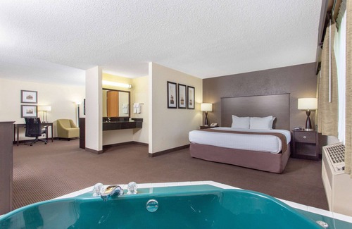 Rhinelander Hotel | AmericInn by Wyndham Rhinelander