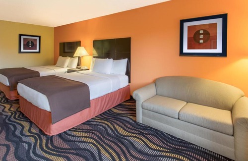 Streator Hotel | AmericInn by Wyndham Streator