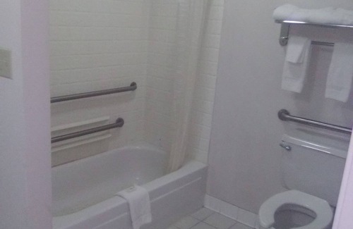 Helen Hotel | Ameriview Inn and Suites