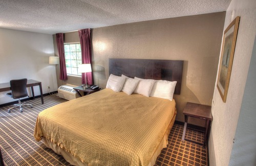 Helen Hotel | Ameriview Inn and Suites