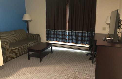 Eau Claire Hotel | AmeriVu Inn & Suites