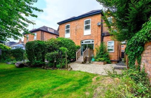 Moseley Apartment | AMETHYST Delightful Suite In Moseley Mews, Birmingham By StayStaycations