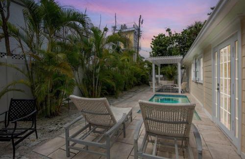 Holmes Beach House | AMI Beachside Bungalow