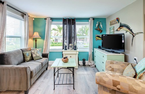 Bradenton Beach House | AMI Lighthouse Cottage-one Minute Walk To The Beach-keyless Locks