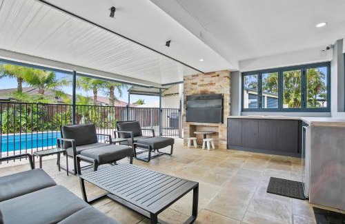 Sandstone Point House | Amity Place