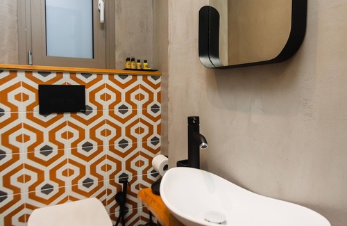 Polichrono House | Amoessa Boutique