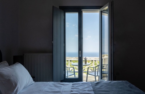 Santorini Hotel | Ampelos Executive Houses