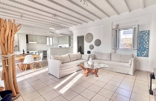 Ornos House | Amperian Mykonos Suites & Villas