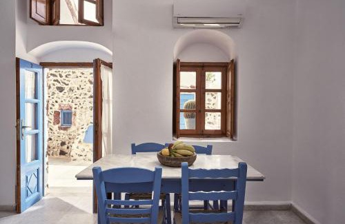 Fira Apartment | Amphitheater Cave Houses
